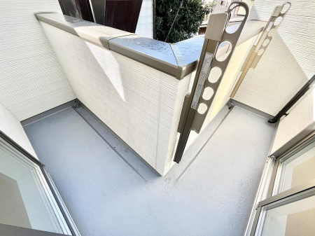 �o���R�j�[�@�����`Balcony�`  �o���R�j�[�͉������z���������݁A���z�c����󕨂��C�����悭�������Ƃ��ł��܂��B  �g���₷���J���I�ȃo���R�j�[�ł����z�����������Ղ�~�蒍���A�o���R�j�[�t���Z�܂��B  