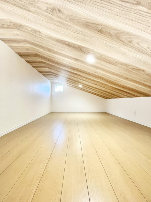 ���[�@�����`Loft�`�@�g�����F�X�I�֗��ȃ��t�g�t���I���[�͂��オ���������łȂ��A�������̗l�ȗ��̓I�ȍ\���������炷�J�������鋏�Z��ԂɎd�オ��܂����B���[�������Ƃ��������L�����g�������܂��B