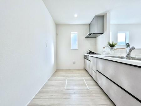 Lb`@`Kitchen`@R鑋̂Lb`gꏊ炱Agl܂BƂLb`R[i[͎LȎdオƂȂĂ܂B