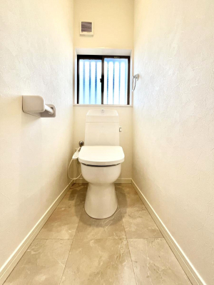 �g�C���@�g�C����1�K��2�K���ꂼ��ɔz�u����Ă��ĂƂĂ��֗��ł��B 