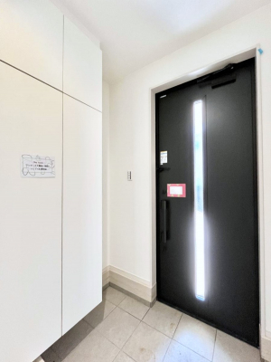 ���ց@�������R�������`Entrance�`�@�Ƃ̒��ł��q�l���}����ŏ��̏ꏊ�ł��錺�ւ́A�Ƃ̈�ۂ��̂��̂ł��I�L�x�Ȍ��֎��[�ŁA����Y��ɕۂ��Ƃ��o���܂��􌺊ւɂ͂����Ղ���[�̉��ʔ��������I