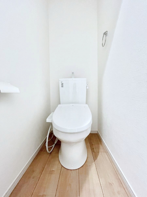 �g�C���@�������S�������`Toilet�`�@�������̂��鐅����g�C���̓E�H�V�����b�g�t���ł����g�C���͖����g�킴��𓾂Ȃ����́B����������ۂ������ł��ˁB�g�C����2��������̂Œ��̍��G���ɕ֗��ł��I