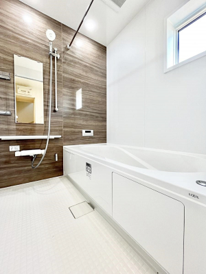 @`Bath Room`@͋C̗ŖɌătbVB@\tĂ̂ŗׂ̐@uŐ􂢏オ󕨂AJ̓VCCɂ邱Ƃ\łB