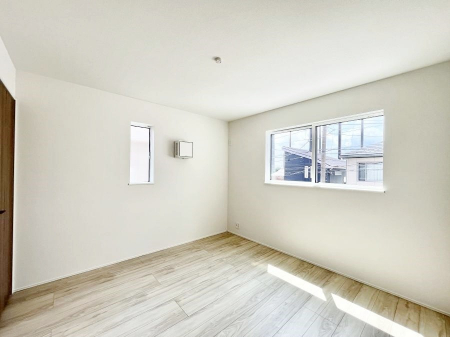 Q@`Bed Room`@ulvƂvwł肭낰QB̉Ǝ₨dɔꂽ̓tJtJ̃xbgŖĂBer{IĂKȍL