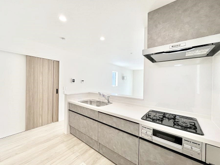 Lb`@`Kitchen`  rOnJE^[Lb`B  ȂƑƃR~jP[VƂ邾łȂA傫ȊJ邱Ƃł܂B  ql̐邱Ƃł܂ˁI