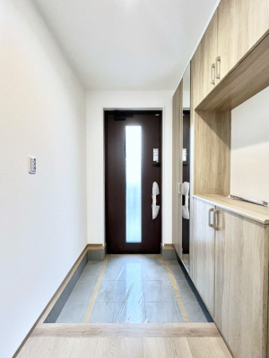 ց@Q`Entrance`@Ƃ̒łql}ŏ̏ꏊł錺ւ́AƂ̈ۂ̂̂łILxȌ֎[ŁAYɕۂƂo܂􌺊ւɂ͂Ղ[̉ʔI