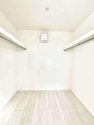 ̑@`Walk-in Closet`@KvȂ̂R[fBl[gꗗĊmFłAgxx⏀ZԂōςރEH[NCN[[bgݒu܂BƂ̒Ƃ֗Ȏ[Xy[XłB