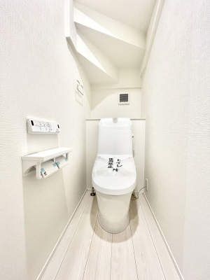 gC@`Toilet`@YEXbLEKȃEHVbgtgCł낰ԂłBgC͖g킴𓾂Ȃ́BۂłˁBgC2̂Œ̍Gɕ֗łI