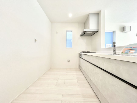 Lb`@`Kitchen`@R鑋̂Lb`gꏊ炱Agl܂BƂLb`R[i[͎LȎdオƂȂĂ܂B