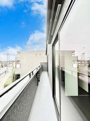 oRj[@`Balcony`@쑤ɐݒuꂽŝ郏ChoRj[BSn悢z˂gȕyނƂo܂Bꂽɂ͂Ղ̐󕨂zc܂Ig₷JIȃoRj[ł