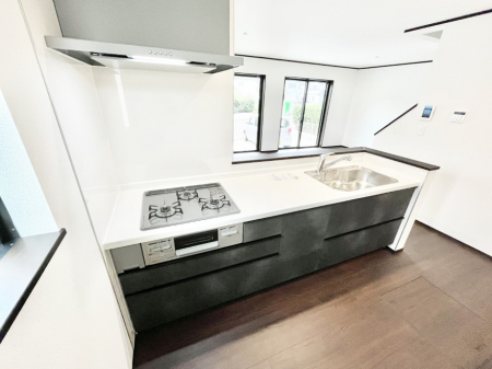 Lb`@`Kitchen`rOnJE^[Lb`BȂƑƃR~jP[VƂ邾łȂA傫ȊJ邱Ƃł܂B  ql̐邱Ƃł܂ˁI