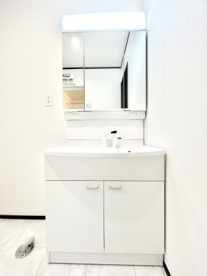 ʑEʏ@`Dressing Room`FœꂳĂƁAXbLƐۂ܂B̗ɂ͂ՂƎ[Xy[XWI  ́AVv@\dāB