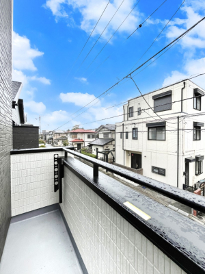 �o���R�j�[�@�����`Balcony�`  �o���R�j�[�͉������z���������݁A���z�c����󕨂��C�����悭�������Ƃ��ł��܂��B  �g���₷���J���I�ȃo���R�j�[�ł����z�����������Ղ�~�蒍���A�o���R�j�[�t���Z�܂��B  