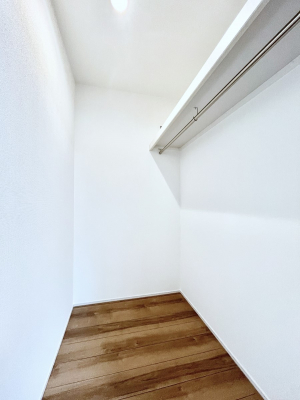 ̑@EH[NCN[[bgtŐԂLpł܂B