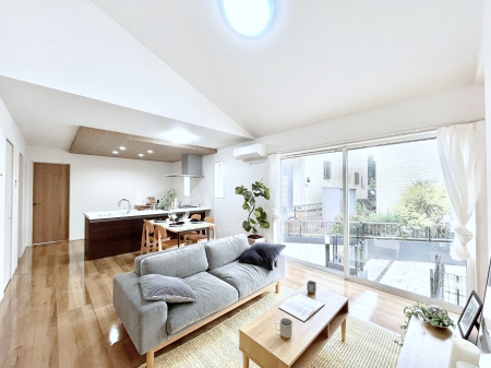 rO@Ƒ̓₩Șbŕ܂閾邢rO