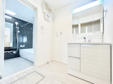 ���̑��@�L�X�Ƃ�Ƃ�̂��郉���h���[�X�y�[�X�B  