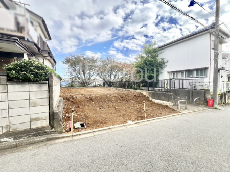 nOώʐ^@Oρ`Exterior`  ՐÂȏZnŎqĉƑɃsb^B  ̂UKȗ΂Ɍb܂ꂽGAŁARɕ܂ꂽ₩ȕ炵邽߂́AƂ肠ZĂ܂B