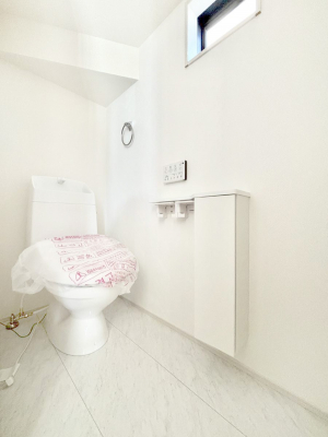 �g�C���@�g�C����1�K��2�K���ꂼ��ɔz�u����Ă��ĂƂĂ��֗��ł��B 