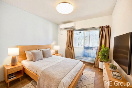 Q@`Bed Room`@ulvƂvwł肭낰QB̉Ǝ₨dɔꂽ̓tJtJ̃xbgŖĂBꕔCGH