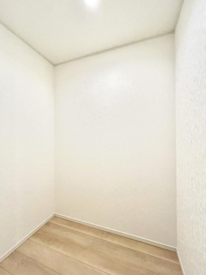 ���̑����ρ@�L�����[�B�|�������G�߂̏��������[���邱�Ƃ��ł��܂��B