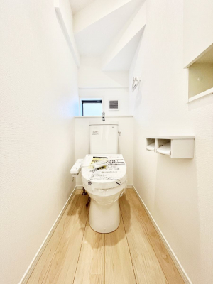 �g�C���@������1�������`Toilet�`�@�Y��E�X�b�L���E���K�ȃE�H�V�����b�g�t�g�C���ł��낰���Ԃł��B�̌������薾�邭�A���K��ԂƂȂ��Ă���܂��������g���ꏊ�����炱���̔z���ł��I