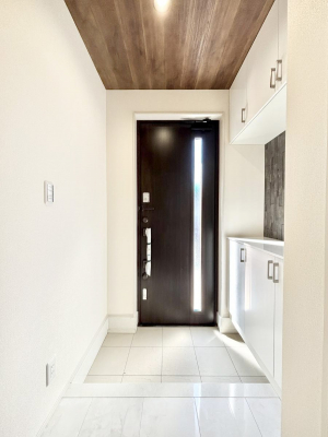 ���ց@�����`Entrance�`�@�Ƃ̒��ł��q�l���}����ŏ��̏ꏊ�ł��錺�ւ́A�Ƃ̈�ۂ��̂��̂ł��I�L�x�Ȍ��֎��[�ŁA����Y��ɕۂ��Ƃ��o���܂��􌺊ւɂ͂����Ղ���[�̉��ʔ��������I