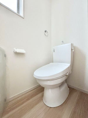 �g�C���@������2�������`Toilet�`�@�������̂��鐅����g�C���̓E�H�V�����b�g�t���ł����g�C���͖����g�킴��𓾂Ȃ����́B����������ۂ������ł��ˁB�g�C����2��������̂Œ��̍��G���ɕ֗��ł��I