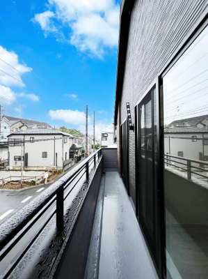�o���R�j�[�@�����`Balcony�`  �o���R�j�[�͉������z���������݁A���z�c����󕨂��C�����悭�������Ƃ��ł��܂��B  �g���₷���J���I�ȃo���R�j�[�ł����z�����������Ղ�~�蒍���A�o���R�j�[�t���Z�܂��B  