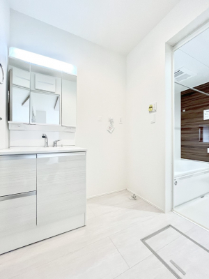 ���̑��@�L�X�Ƃ�Ƃ�̂��郉���h���[�X�y�[�X�B  