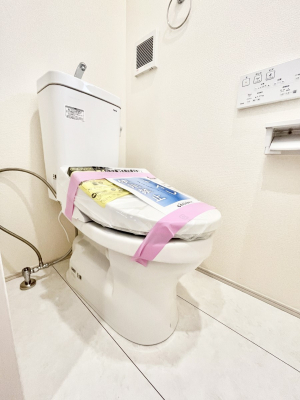 �g�C���@�����`Toilet�`�@�Y��E�X�b�L���E���K�ȃE�H�V�����b�g�t�g�C���ł��낰���Ԃł��B1�A2�K���Ƀg�C���X�y�[�X�I�̌������薾�邭�A���K��ԂƂȂ��Ă���܂��������g���ꏊ�����炱���̔z���ł��I