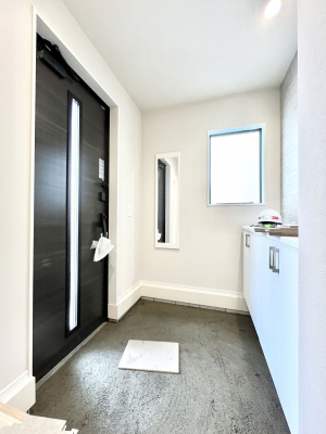 ���ց@�����`Entrance�`�@�Ƃ̒��ł��q�l���}����ŏ��̏ꏊ�ł��錺�ւ́A�Ƃ̈�ۂ��̂��̂ł��I�L�x�Ȍ��֎��[�ŁA����Y��ɕۂ��Ƃ��o���܂��􌺊ւɂ͂����Ղ���[�̉��ʔ��������I