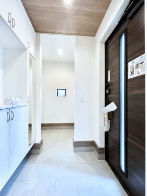 ���ց@�V���[�Y�C���N���[�N�t���̌��ցB�Ƒ��S���̌C��J��Ȃǂ���������[�ł��܂��B