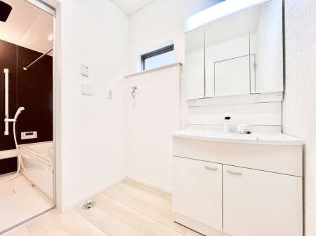 ���̑��@�������Q�������`Dressing Room�`�@�Â��Ȃ肪���Ȑ��ʏ�����������ƍ̌��Ɗ��C���\�Ȃ̂ŋC�����悭���g�������܂��B�O�ʋ��^�C�v�̐��ʑ�͋������[�ŎU�炩�肪���Ȑ��ʏ����X�b�L����