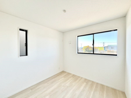 ���̑����ρ@�������P�������`Bed Room�`�@2�ʍ̌����m�ۂ������邢�����́A���ʂ����ǂ��A��ϋ��S�n�̗ǂ���ԂƂȂ��Ă���܂��B�u�₩�ȕ��������ċN���钩�́A���K�����̎n�܂�ɁI���������ʕ����ƂĂ��ǂ��Z�܂���