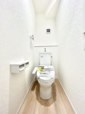 �g�C���@�g�C����1�K��2�K���ꂼ��ɔz�u����Ă��ĂƂĂ��֗��ł��B 