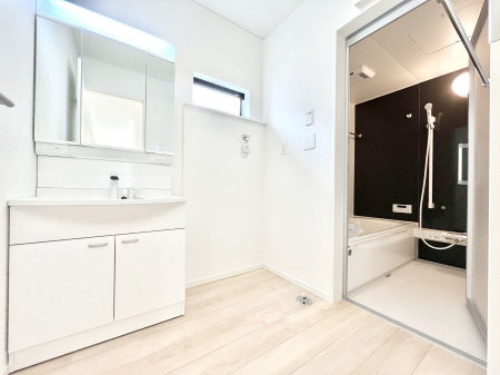 ���̑��@�������P�������`Dressing Room�`�@�Â��Ȃ肪���Ȑ��ʏ�����������ƍ̌��Ɗ��C���\�Ȃ̂ŋC�����悭���g�������܂��B�O�ʋ��^�C�v�̐��ʑ�͋������[�ŎU�炩�肪���Ȑ��ʏ����X�b�L����