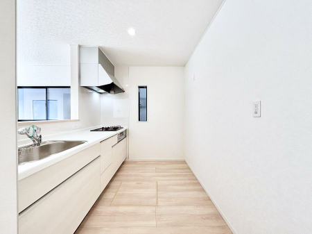 �L�b�`���@�u�₩�ȕ����ʂ蔲����L�b�`���B��������̂Ŗ��邭���C�ɂ��𗧂��܂��B