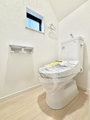 �g�C���@�g�C����1�K��2�K���ꂼ��ɔz�u����Ă��ĂƂĂ��֗��ł��B 