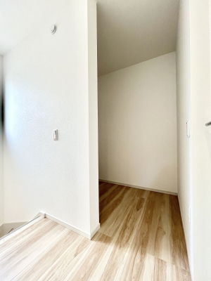 ���̑����ρ@�L�����[�B�|�������G�߂̏��������[���邱�Ƃ��ł��܂��B