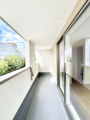 �o���R�j�[�@�����`Balcony�`  �o���R�j�[�͉������z���������݁A���z�c����󕨂��C�����悭�������Ƃ��ł��܂��B  �g���₷���J���I�ȃo���R�j�[�ł����z�����������Ղ�~�蒍���A�o���R�j�[�t���Z�܂��B  