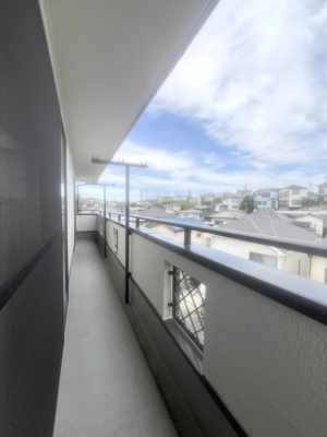 oRj[@`Balcony`  oRj[͉z݁Azc󕨂C悭Ƃł܂B  g₷JIȃoRj[łzՂ~蒍AoRj[tZ܂B  