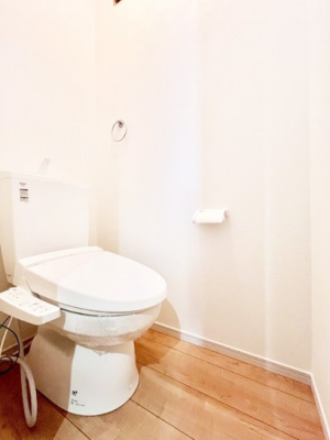 �g�C���@�����`Toilet�`�@�Y��E�X�b�L���E���K�ȃE�H�V�����b�g�t�g�C���ł��낰���Ԃł��B�g�C���͖����g�킴��𓾂Ȃ����́B����������ۂ������ł��ˁB�g�C����2��������̂Œ��̍��G���ɕ֗��ł��I