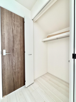 ���[�@�����`Closet�`�@�ǖʃN���[�[�b�g������΃^���X��u���K�v���Ȃ��A�o������̂Ȃ��X�b�L����Ԃ��ێ��ł��܂��B����ꂽ�X�y�[�X��L���Ɋ��p�ł������B�G�߂̈ߗނ��̕i�Ȃǂ����Ղ���[�o���܂��ˁ�