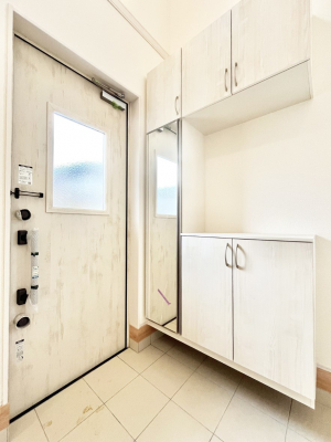 ց@`Entrance`@ʔ~[tȂ̂ŁAoO̐gȂ݃`FbNɁ􌺊ւ͂qlo}ԍŏ̏ꏊAAĂ鎞ɓŏ̏ꏊBȏꏊ炱AǂԂɁc