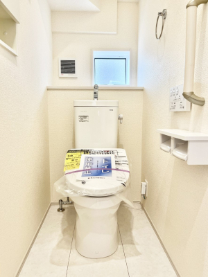 gC@`Toilet`@YEXbLEKȃEHVbgtgCł낰ԂłBgC͖g킴𓾂Ȃ́BۂłˁBgC2̂Œ̍Gɕ֗łI