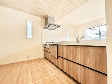 Lb`@`Kitchen`@R鑋̂Lb`gꏊ炱Agl܂BƂLb`R[i[͎LȎdオƂȂĂ܂B