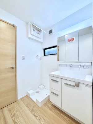 ̑@P`Dressing Room`@ÂȂ肪Ȑʏƍ̌ƊC\Ȃ̂ŋC悭g܂BOʋ^Cv̐ʑ͋[ŎU炩肪ȐʏXbL