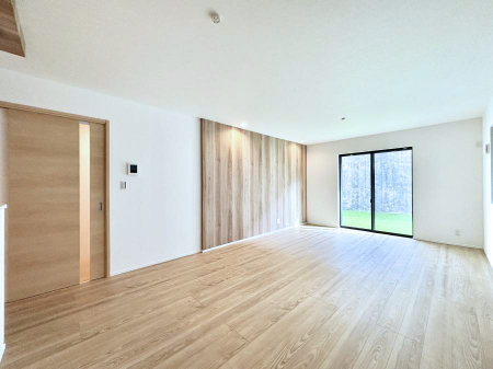 rO@P`Living`@O̗ȂVvłLDKB傫ȑނ̂Ŏ邭AƑ̌ȅƂăsb^łBJƓ̗ǂ𐥔񂲗I