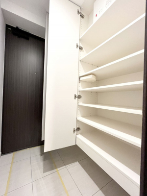 ̑ρ@Ղ[łV[Y{bNXŉƑŠCAւB  