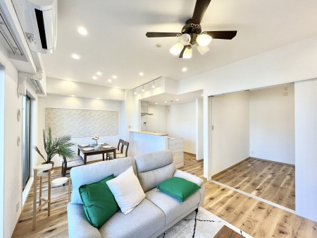 rO@Ƒ̓₩Șbŕ܂閾邢rO   